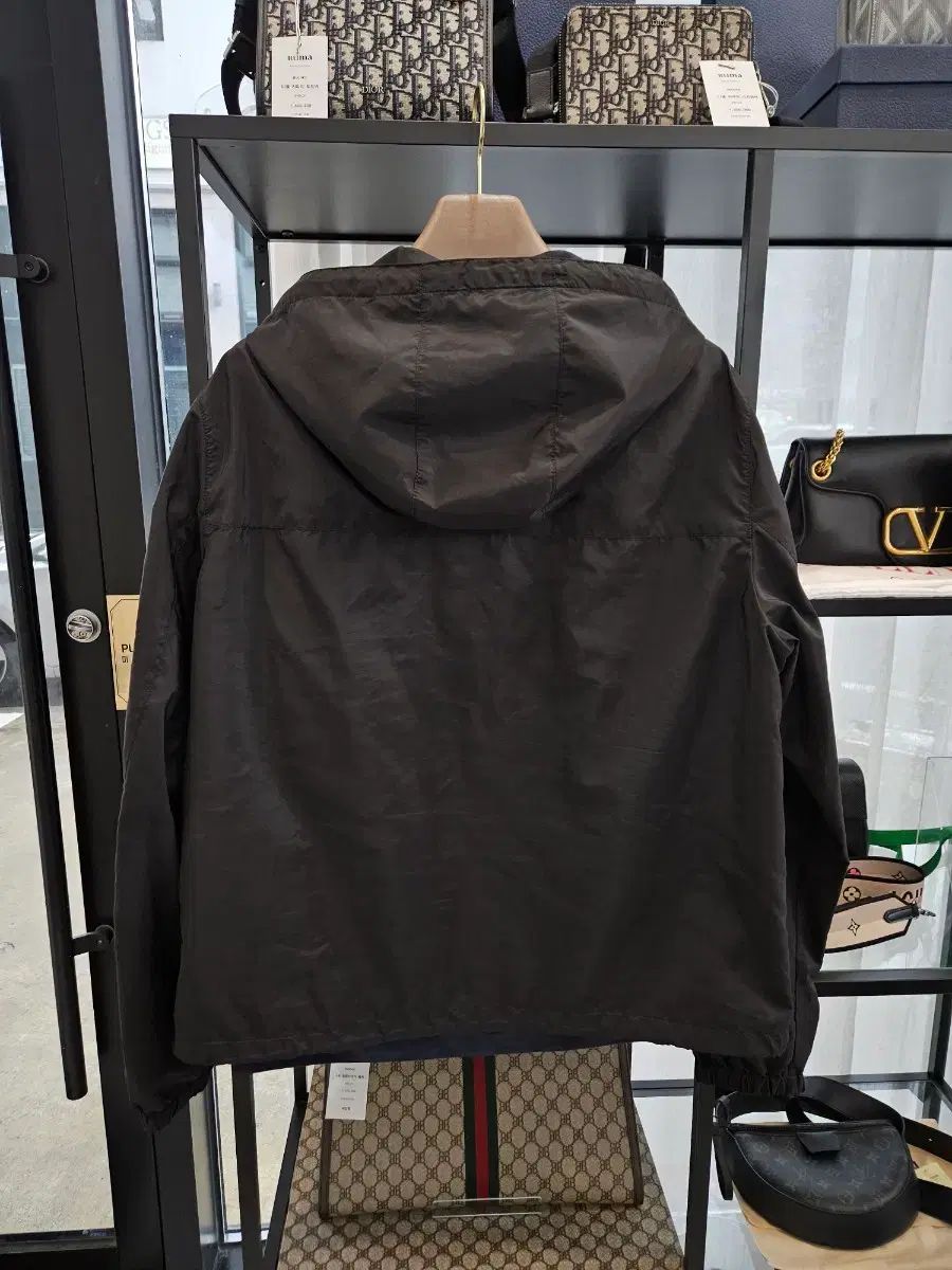 |24 FW|ほぼ PRADA プラダ ブラック フーデッド ウィンドブレーカー ジャケット