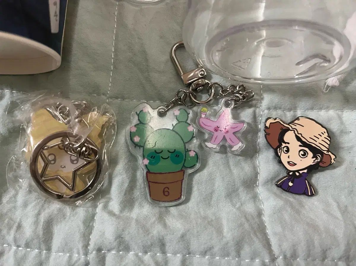 IU グッズ まとめ - メルカリ