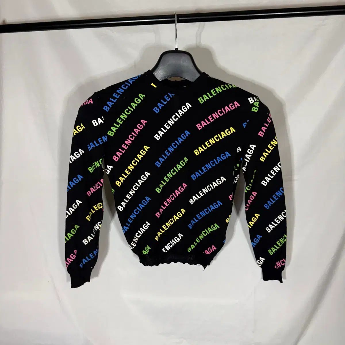 レディースXSサイズ バレンシアガ マルチカラー ロゴ オールオーバー ニットセーター