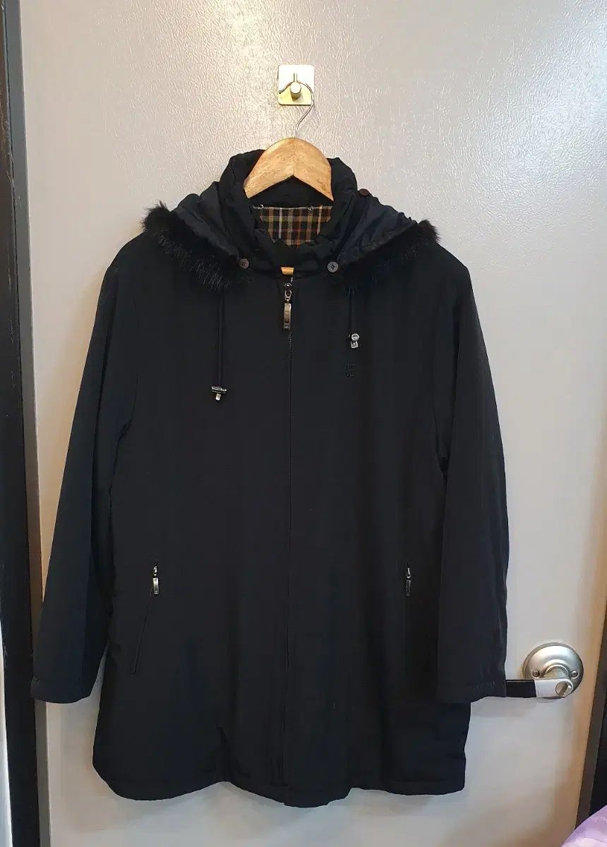 レディース DAKS フードファー ブラック ロング アウター サイズ94 -165