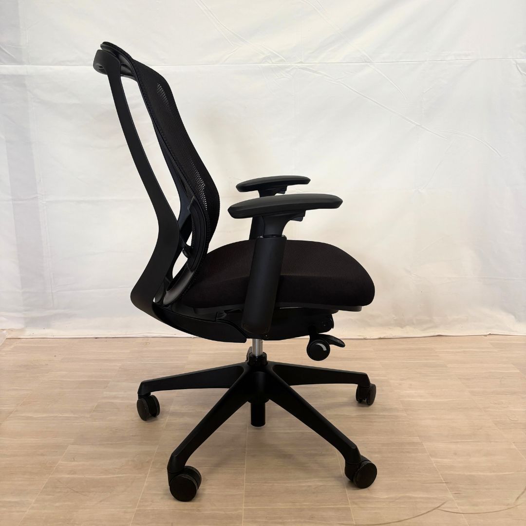 オカムラ シルフィー