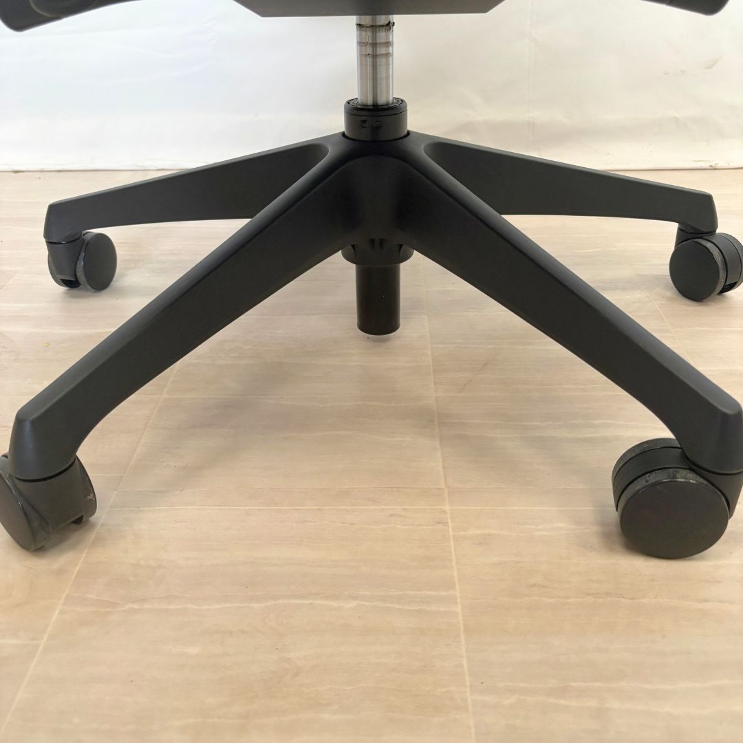 アジャストアー