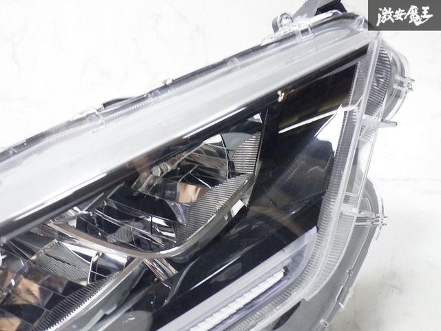 トヨタ 純正 MXPA10 MXPA15 KSP210 ヤリス LED ヘッドライト ヘッド