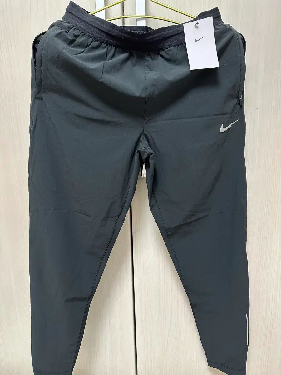 ナイキ ランニング用 DRI FIT パンツ XS