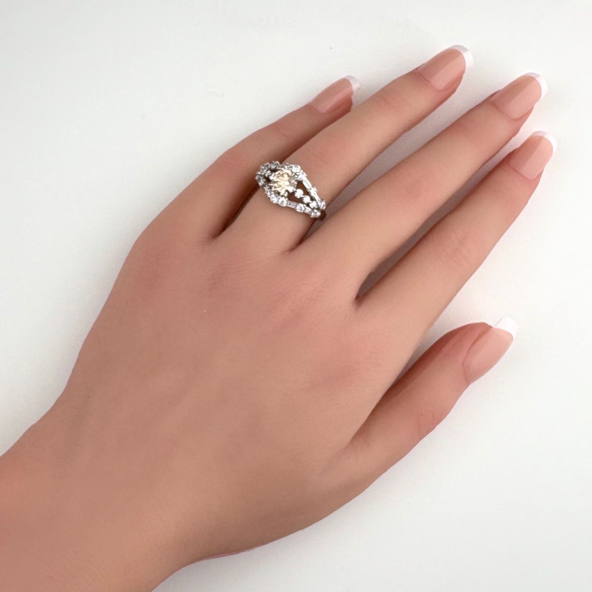 ダイヤモンド デザインリング プラチナ 指輪 メレダイヤ リング 10.5号