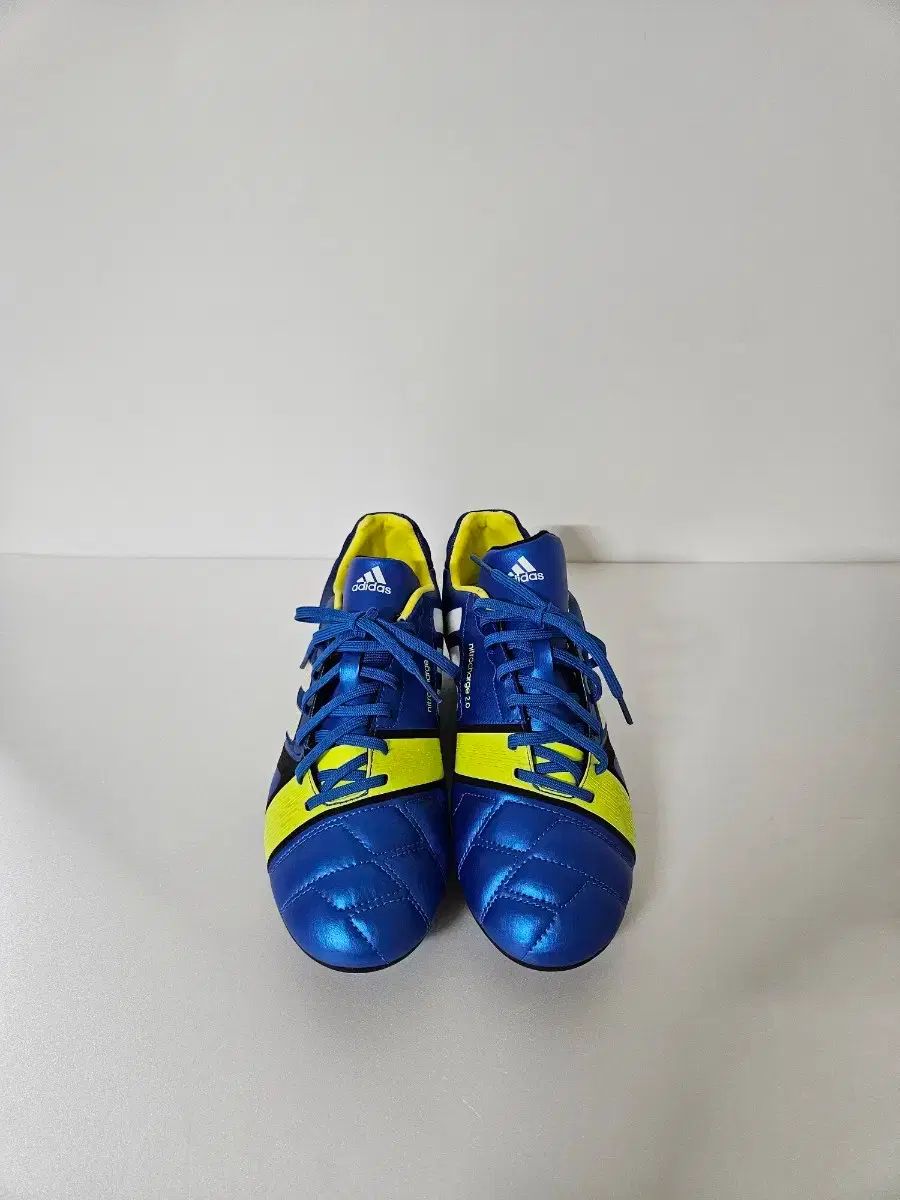 高品質 265) アディダス 3本線 サッカーシューズ