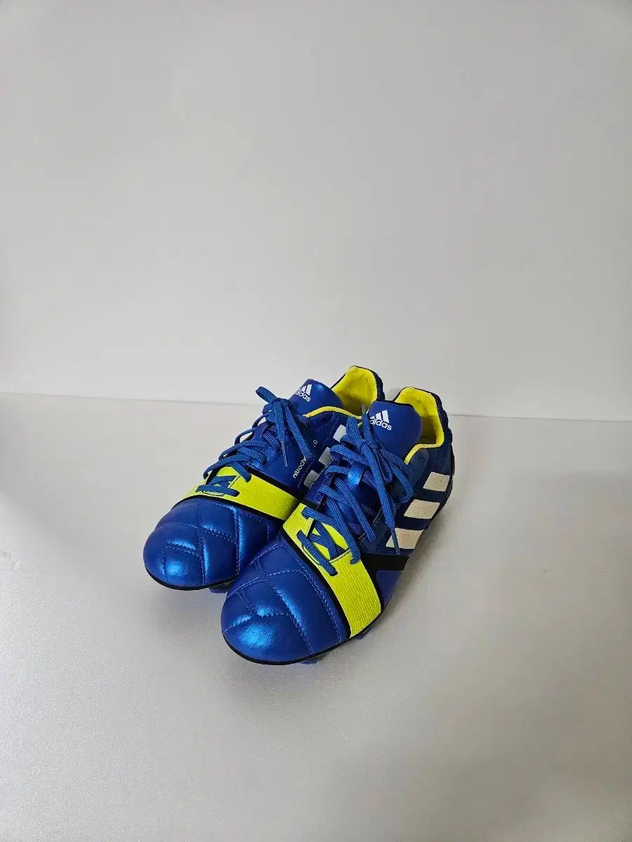 高品質 265) アディダス 3本線 サッカーシューズ