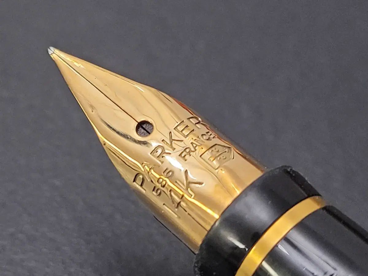 ラッカー Fニブ