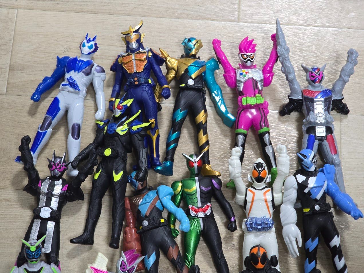 ライダーヒーローシリーズ まとめ売り ソフビ 22体 - メルカリ