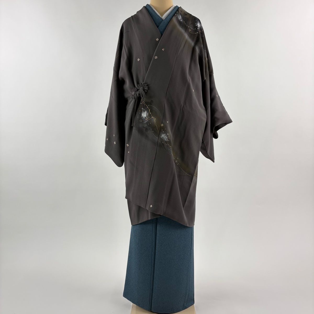 道中着 身丈102 cm 裄丈64 5 M 和装コート 落款 幾何学 金銀彩 刺繍 灰茶 正絹
