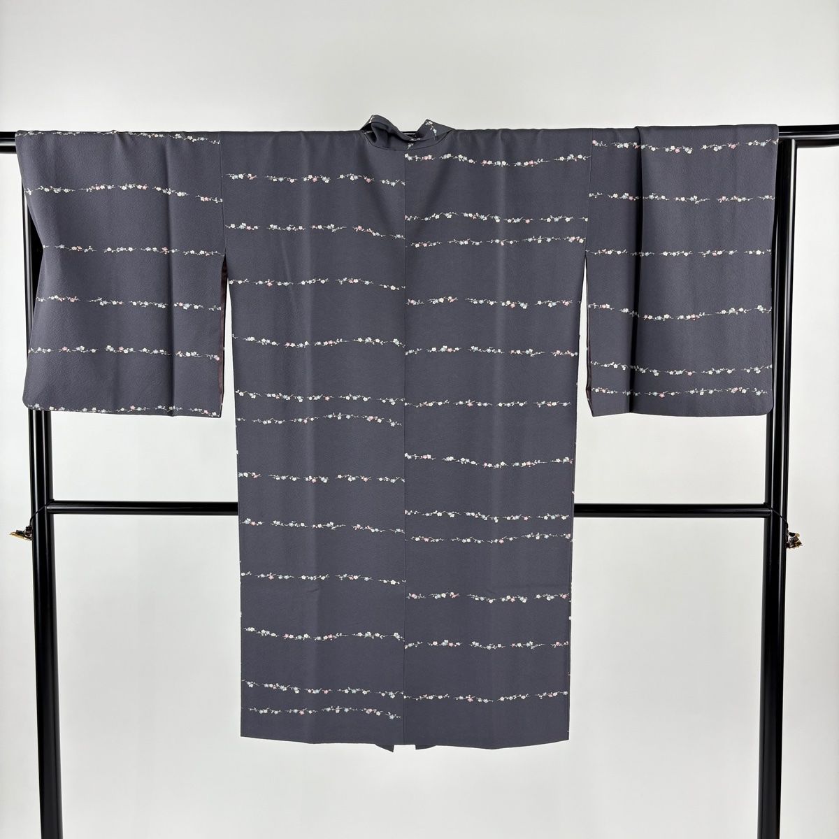 道中着 身丈106 cm 裄丈70 L 和装コート やまと 枝梅 灰色 正絹