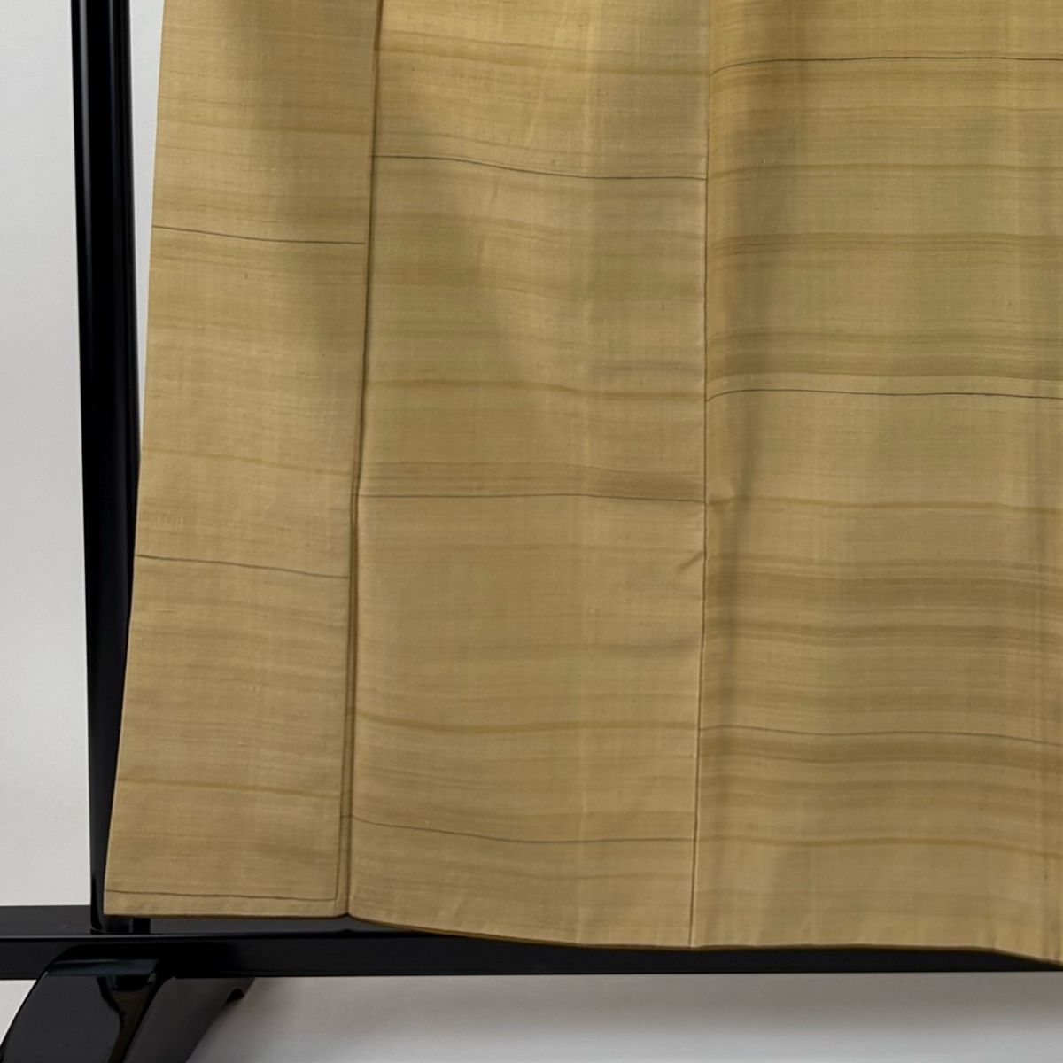 紬 身丈159 cm 裄丈64 M 袷 段縞 薄黄土色 正絹 秀品