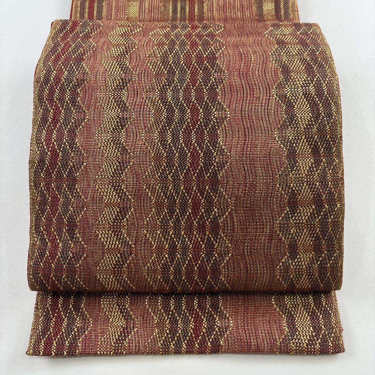 美品 袋帯 優品 幾何学模様 箔 赤茶 お太鼓柄 正絹 中古 美品 袋帯 秀 
