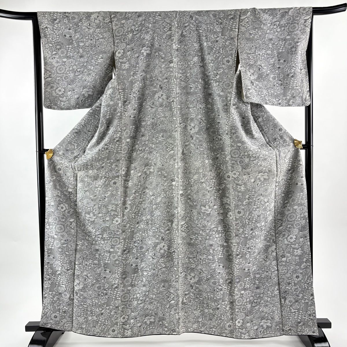 小紋 身丈163.5cm 裄丈67cm M 袷 山岡古都 落款 草花 菊 紋意匠 灰色