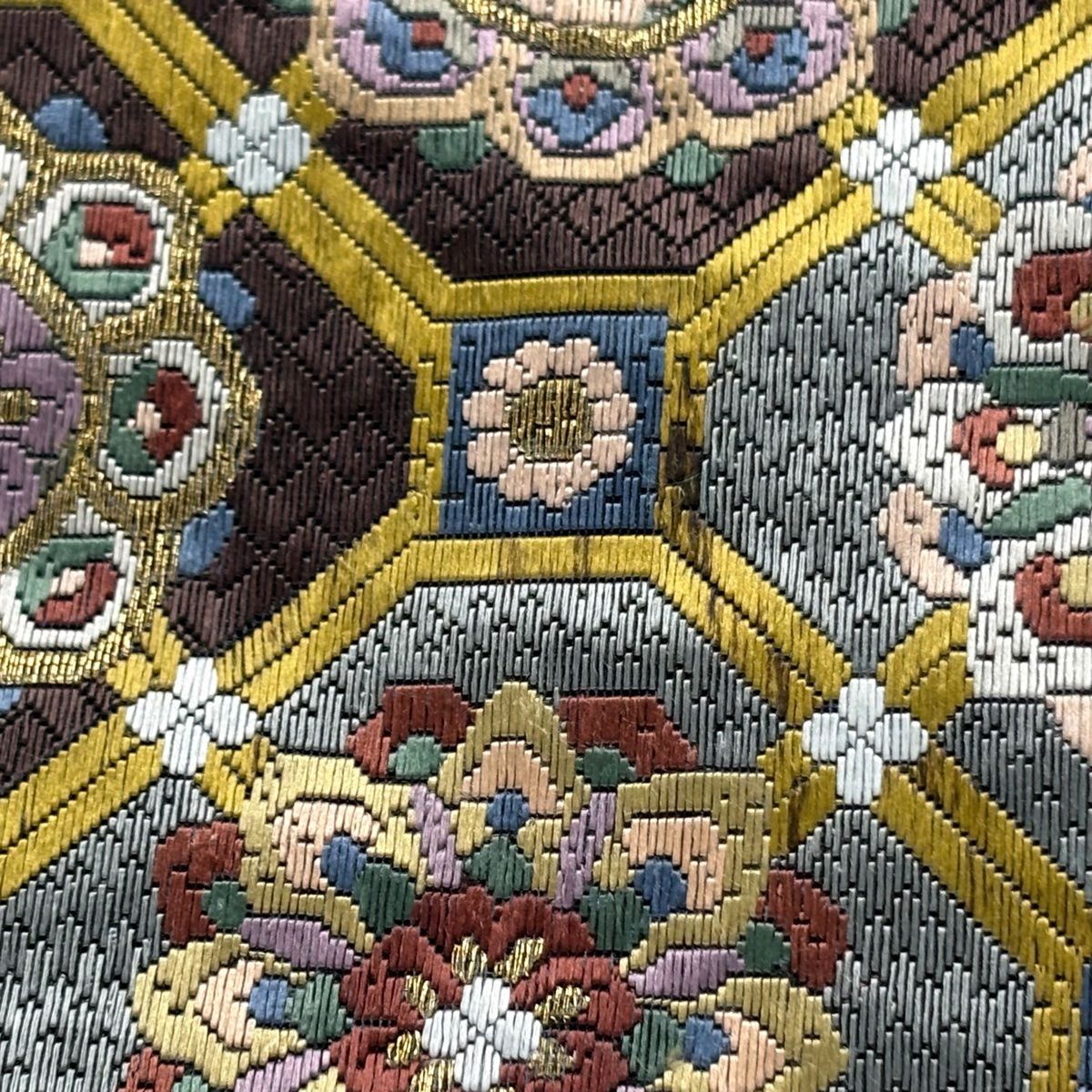 美品】 袋帯 逸品 蜀江華文 金糸 刺繍 灰色 全通 正絹 【中古】 - メルカリ