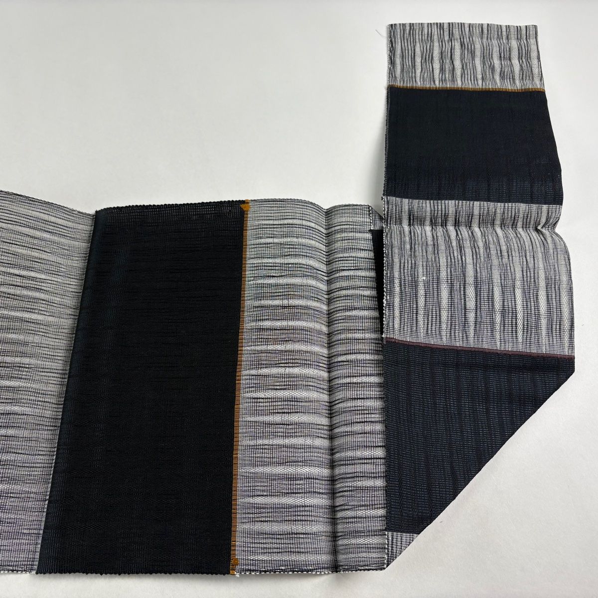 美品】 名古屋帯 秀品 夏帯 八寸名古屋帯 松葉仕立て 波 幾何学模様 黒