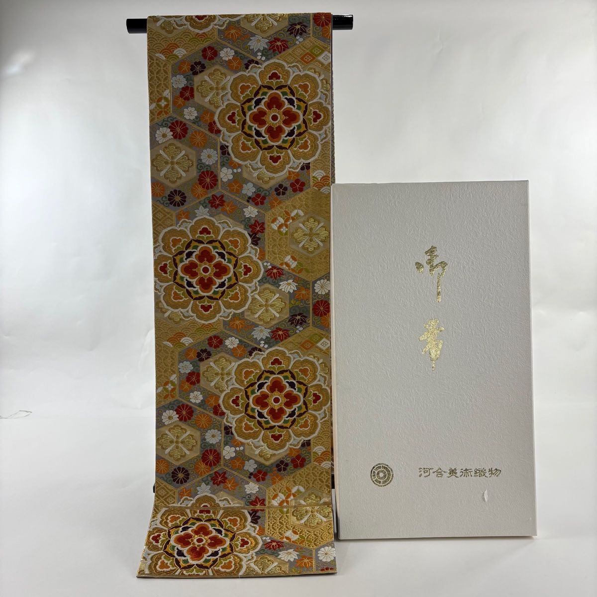 美品】 袋帯 逸品 河合美術織物 落款 共箱付き 関西仕立て 華文 亀甲