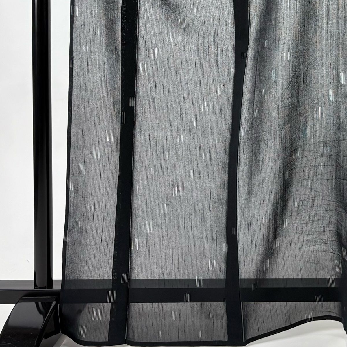 紬 身丈167 cm 裄丈66 M 薄物 明石ちぢみ 幾何学模様 黒 正絹