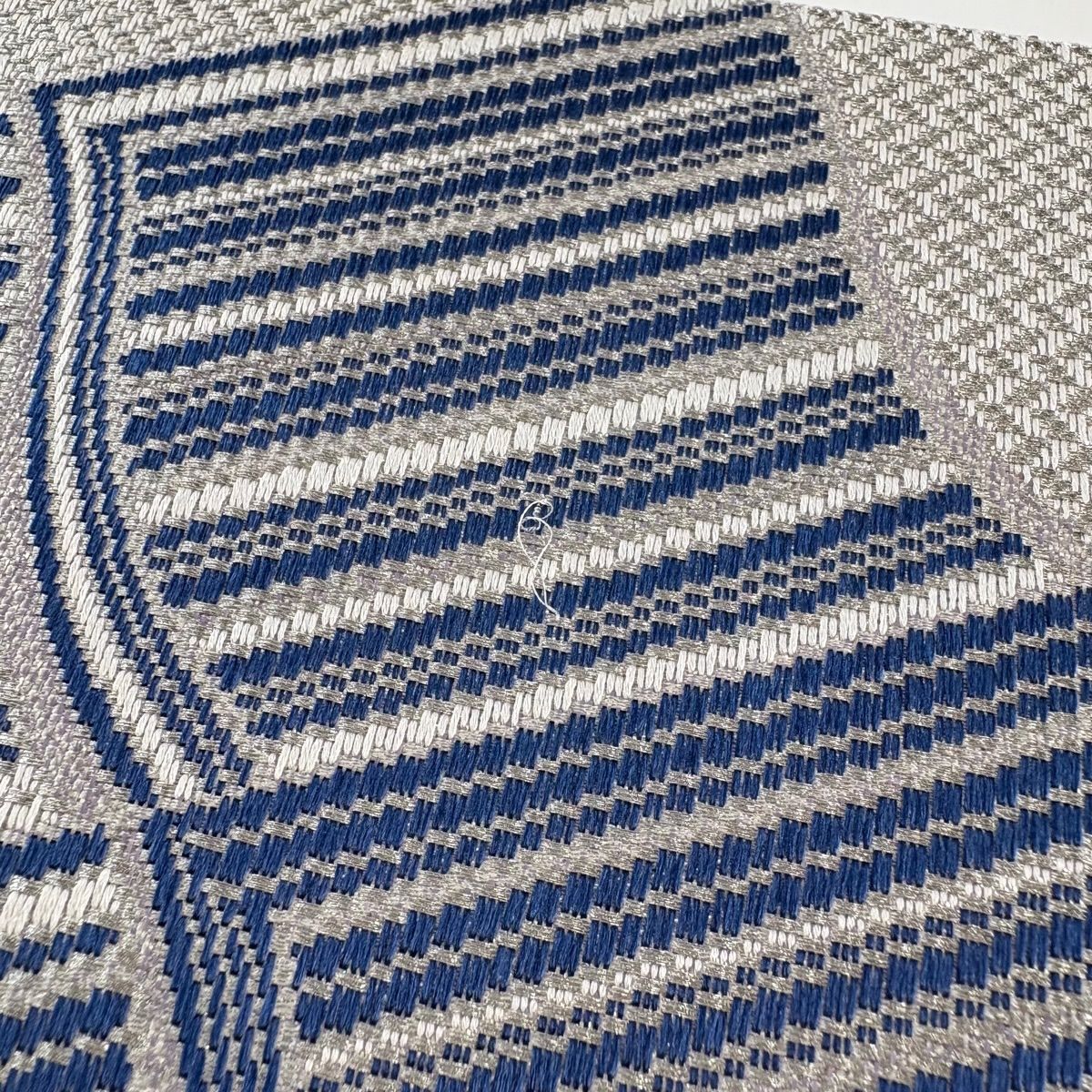 美品】 袋帯 逸品 藍染組錦 灰汁醗酵建本藍染 幾何学模様 銀糸 灰白 六