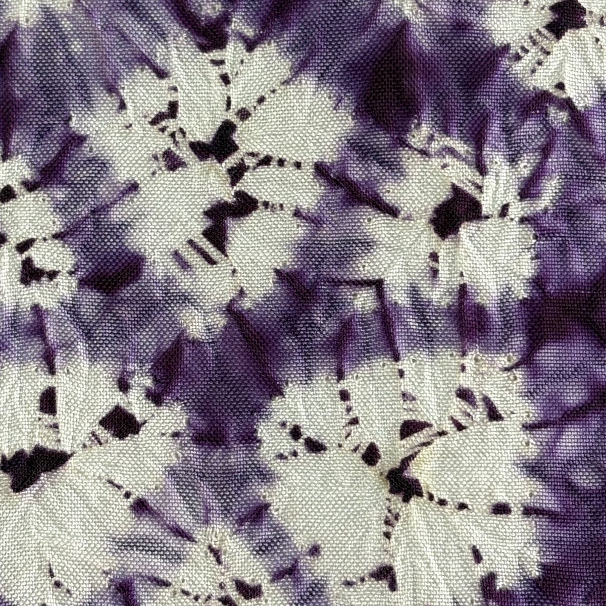 小紋 身丈163.5cm 裄丈65cm M 袷 紬地 紫根染め 幾何学 絞り 紫 正絹