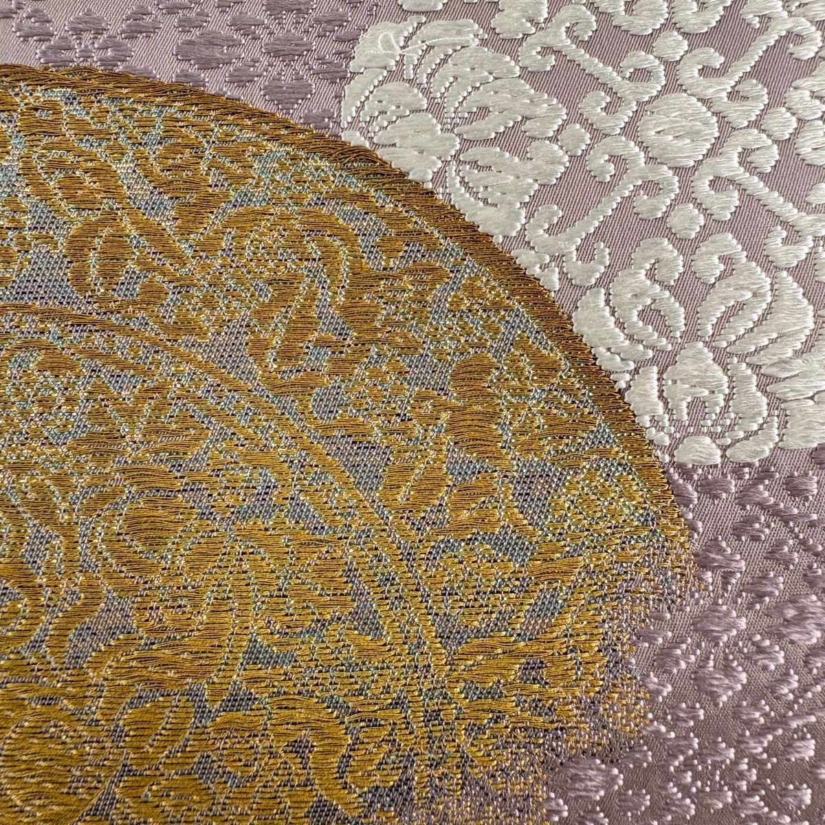 袋帯 逸品 山口美術織物 落款 関西仕立て 葡萄鏡文 浮線綾文 金糸 刺繍