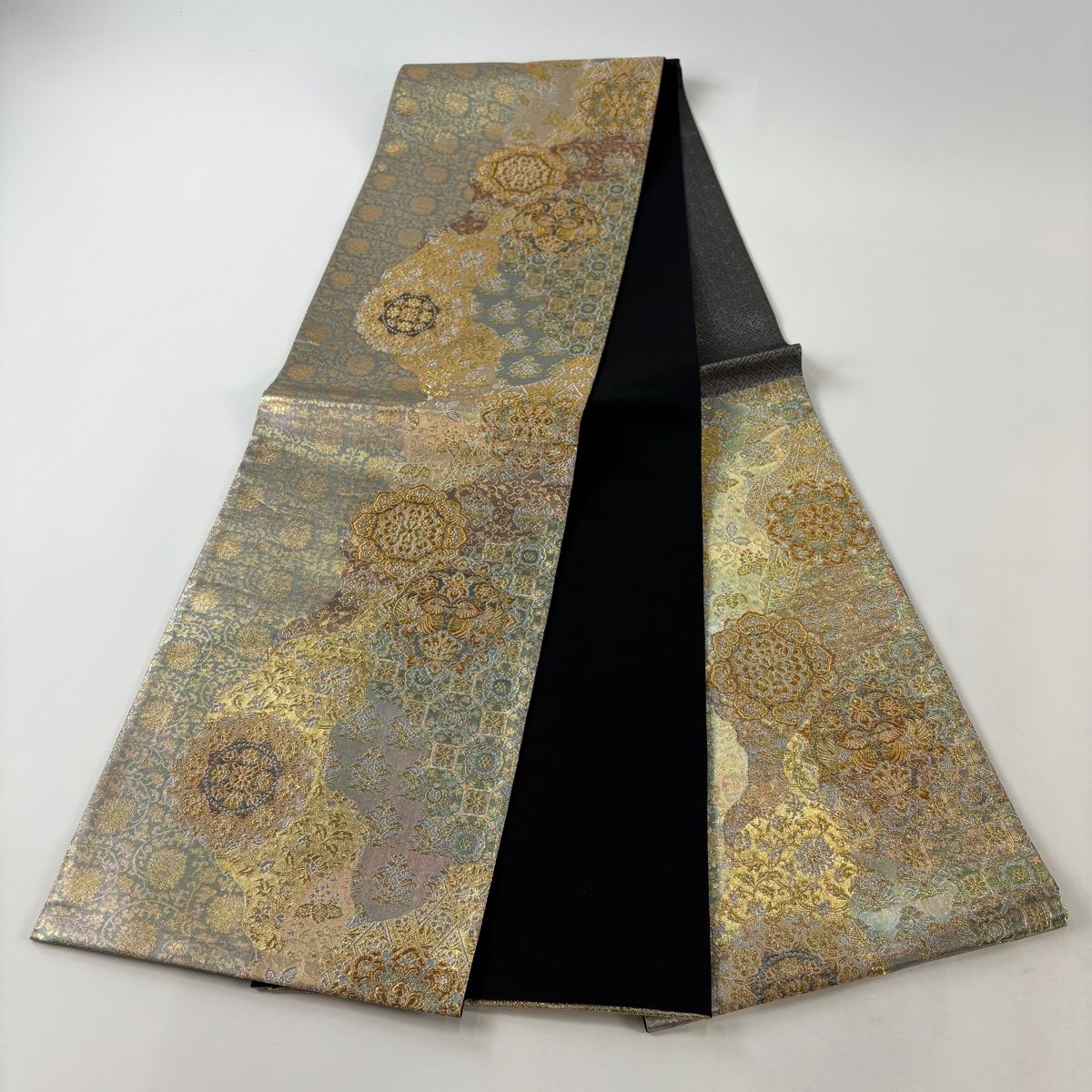 美品】 袋帯 秀品 華文 向かい鳥 金銀糸 箔 薄緑 六通 正絹 【中古