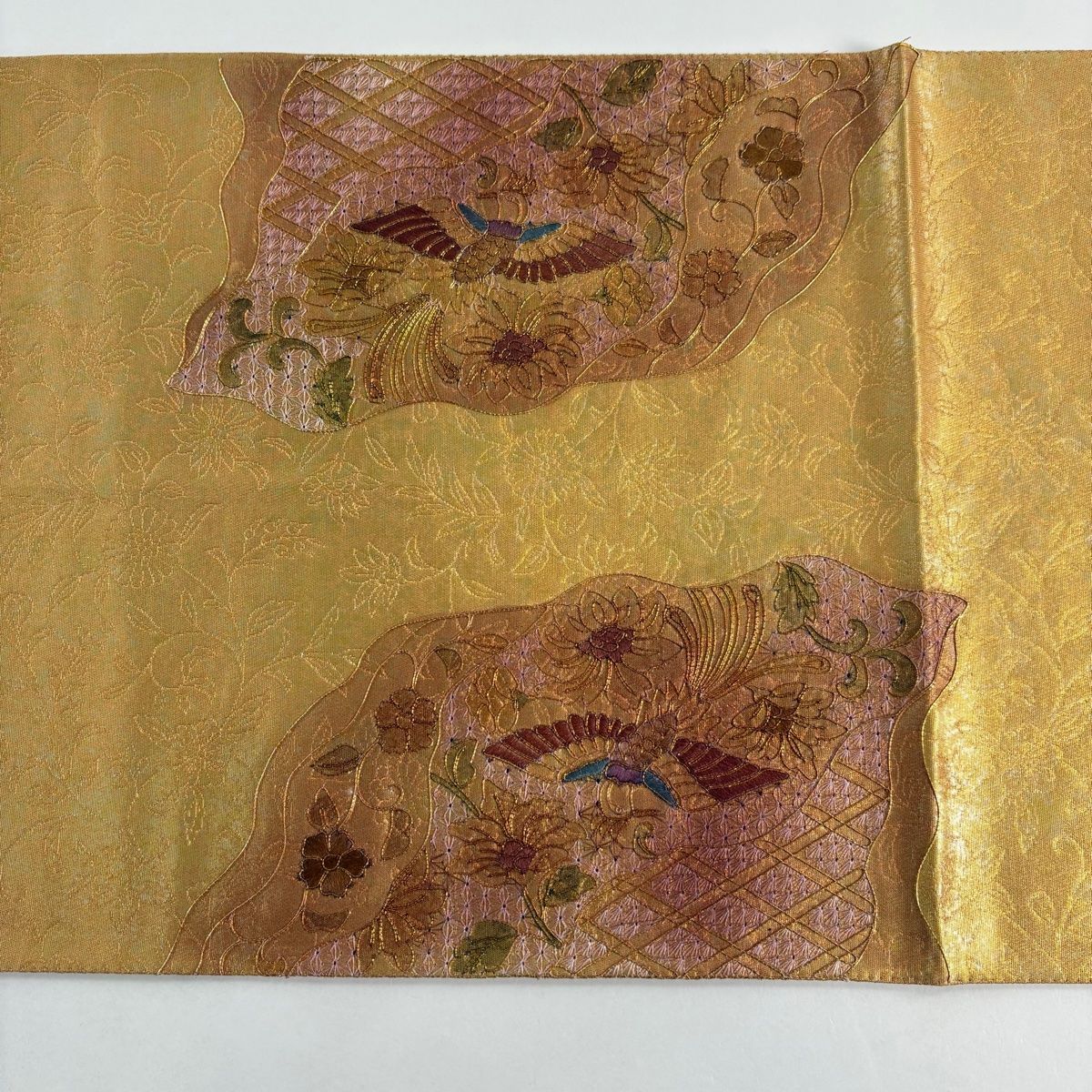 美品】 袋帯 秀品 証紙 道長取り 草花 金糸 刺繍 金色 お太鼓柄 正絹