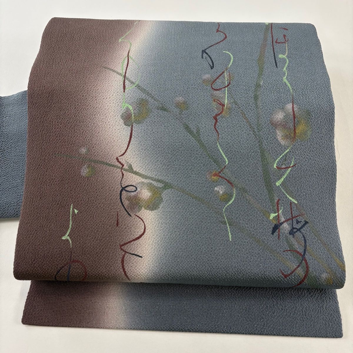 名古屋帯 秀品 落款 文字文 枝梅 縮緬 青灰色 正絹