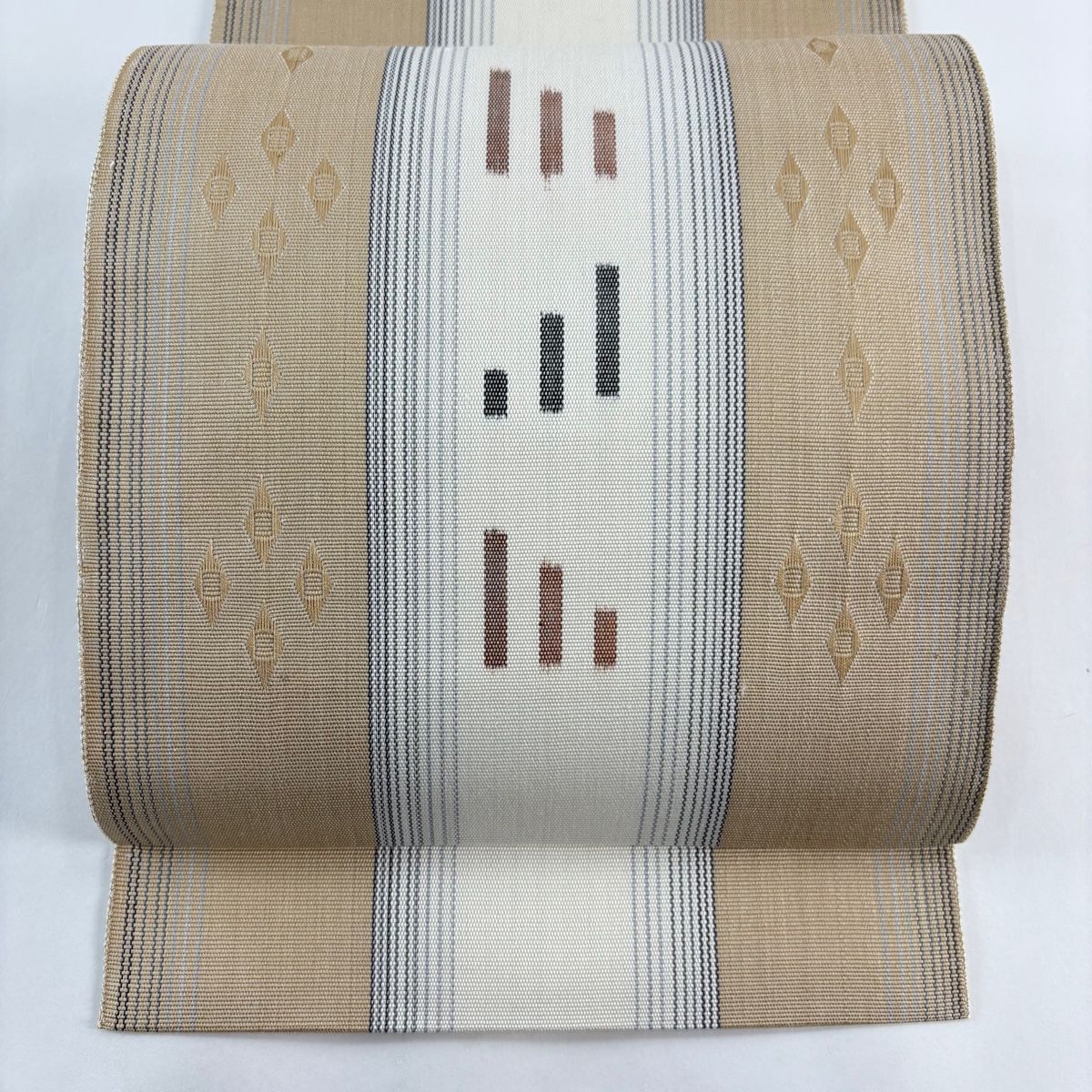 名古屋帯 秀品 松葉仕立て 八寸名古屋帯 縞 幾何学 ベージュ 正絹