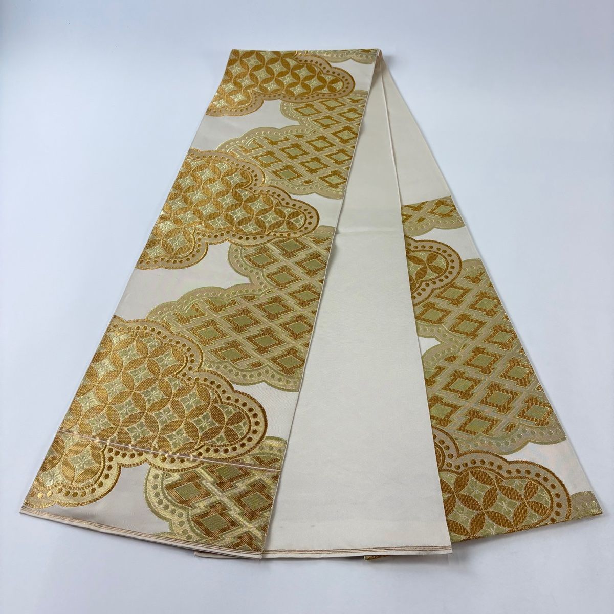 袋帯 秀品 川島織物 落款 関西仕立て 雲文 松皮菱 箔 金糸 金色 六通