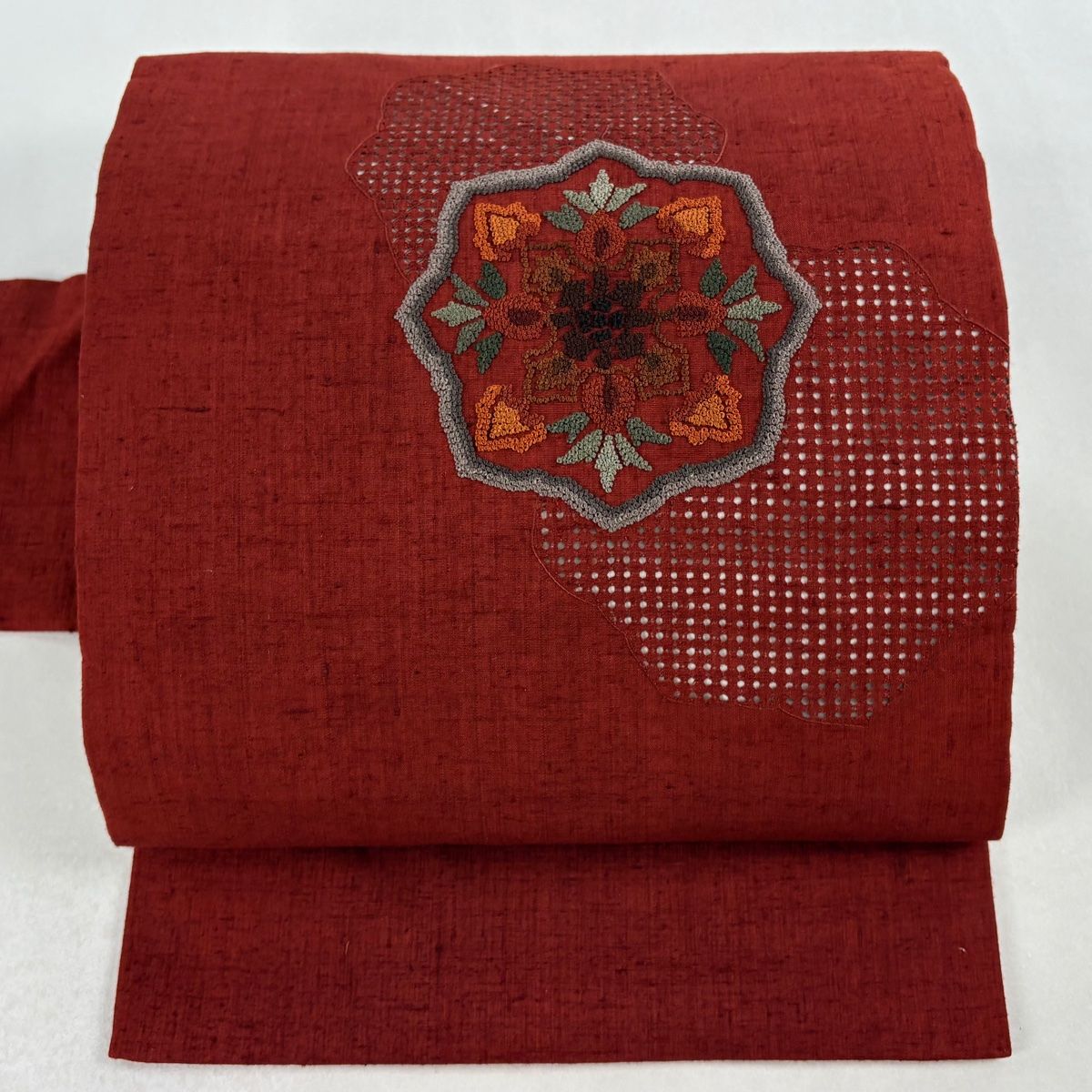 名古屋帯 秀品 紬地 華文 刺繍 相良刺繍 赤茶 正絹