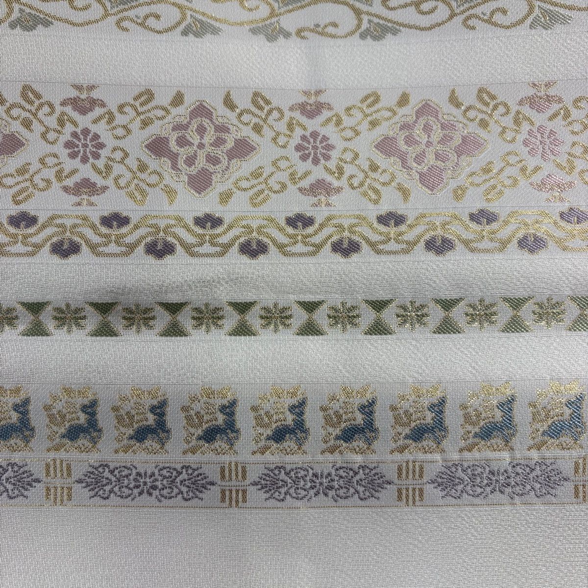 名古屋帯 秀品 段縞 華文 箔 灰白 正絹