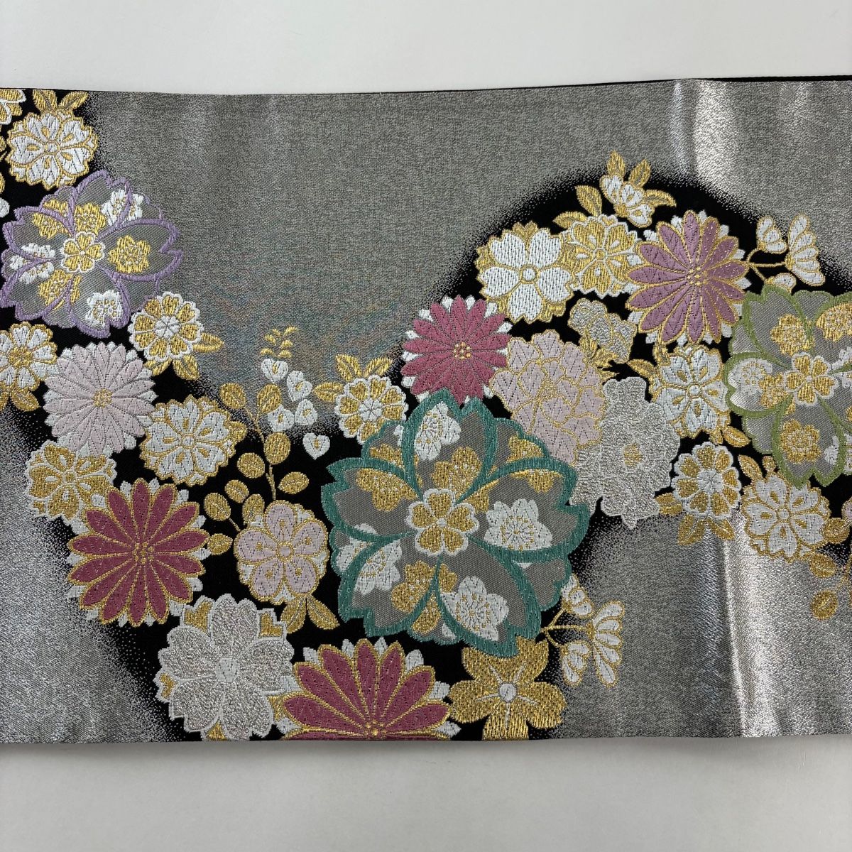 美品】 袋帯 秀品 鈴乃屋 菊 桜 金銀糸 唐織 銀色 六通 正絹 【中古