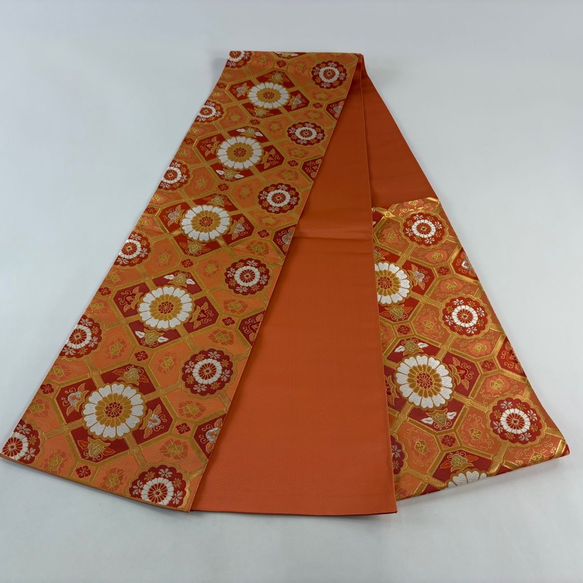 美品】 袋帯 秀品 渡文 落款 本金箔 菊 花唐草 金銀糸 唐織 オレンジ