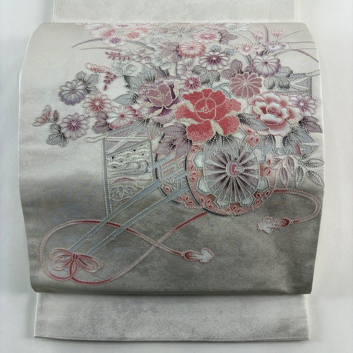 美品】 袋帯 秀品 関西仕立て 花車 相良刺繍 箔 銀色 お太鼓柄 正絹