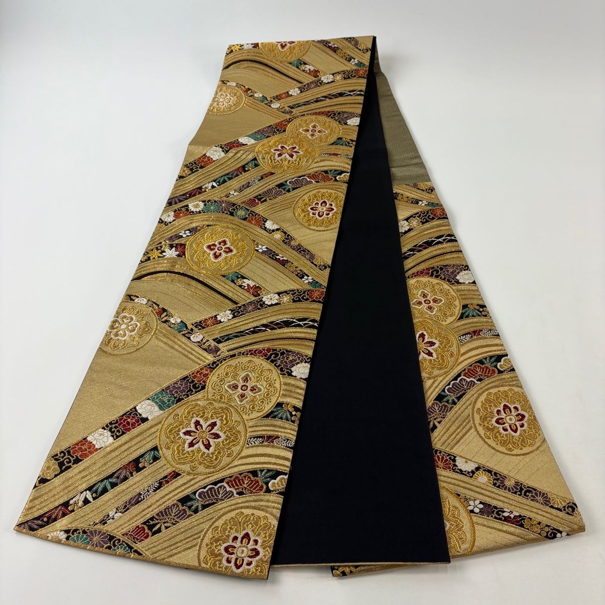 美品】 袋帯 秀品 振袖向き 華文 松竹梅 金糸 箔 金色 六通 正絹