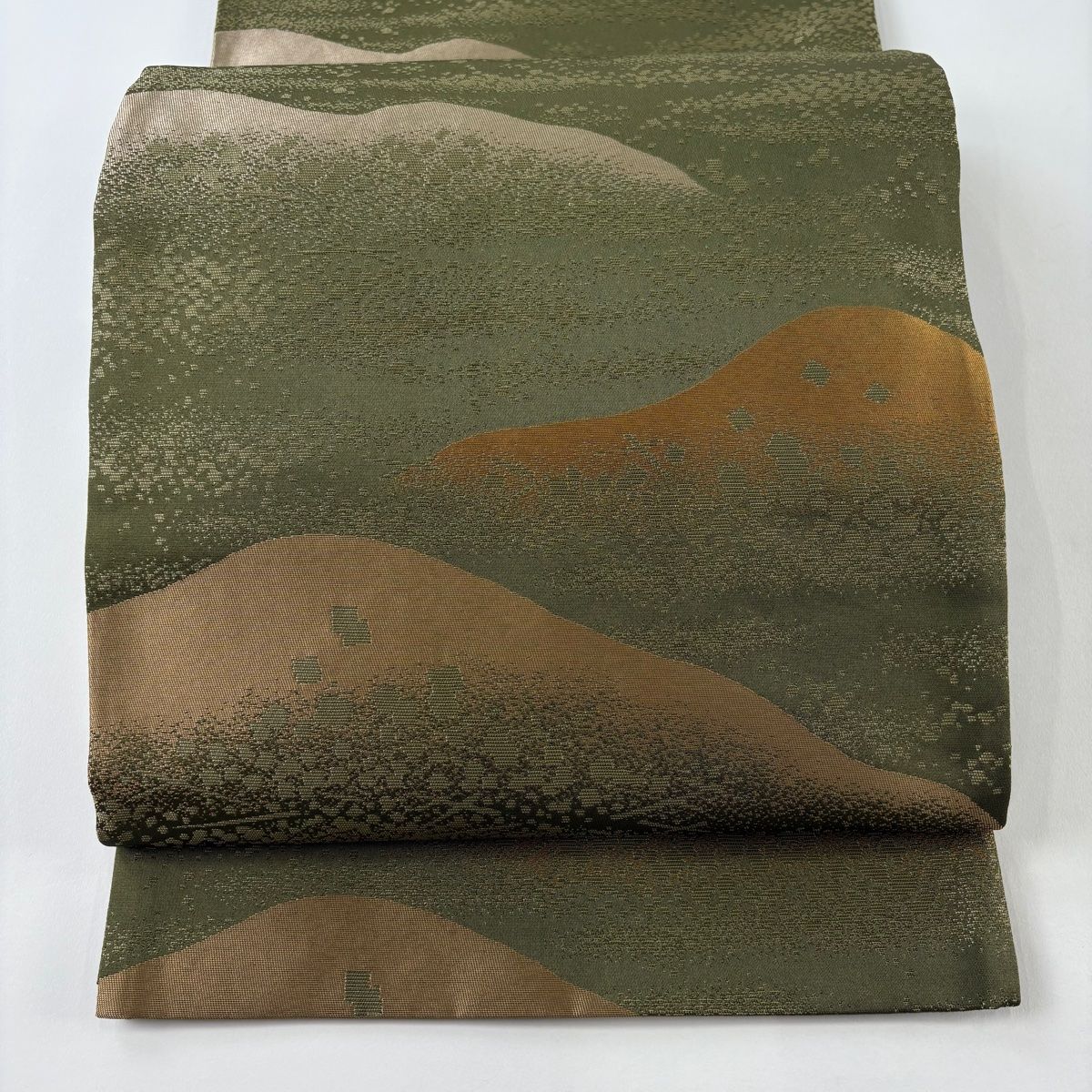 袋名古屋帯 秀品 箔散らし柄 山並み 鶯色 正絹