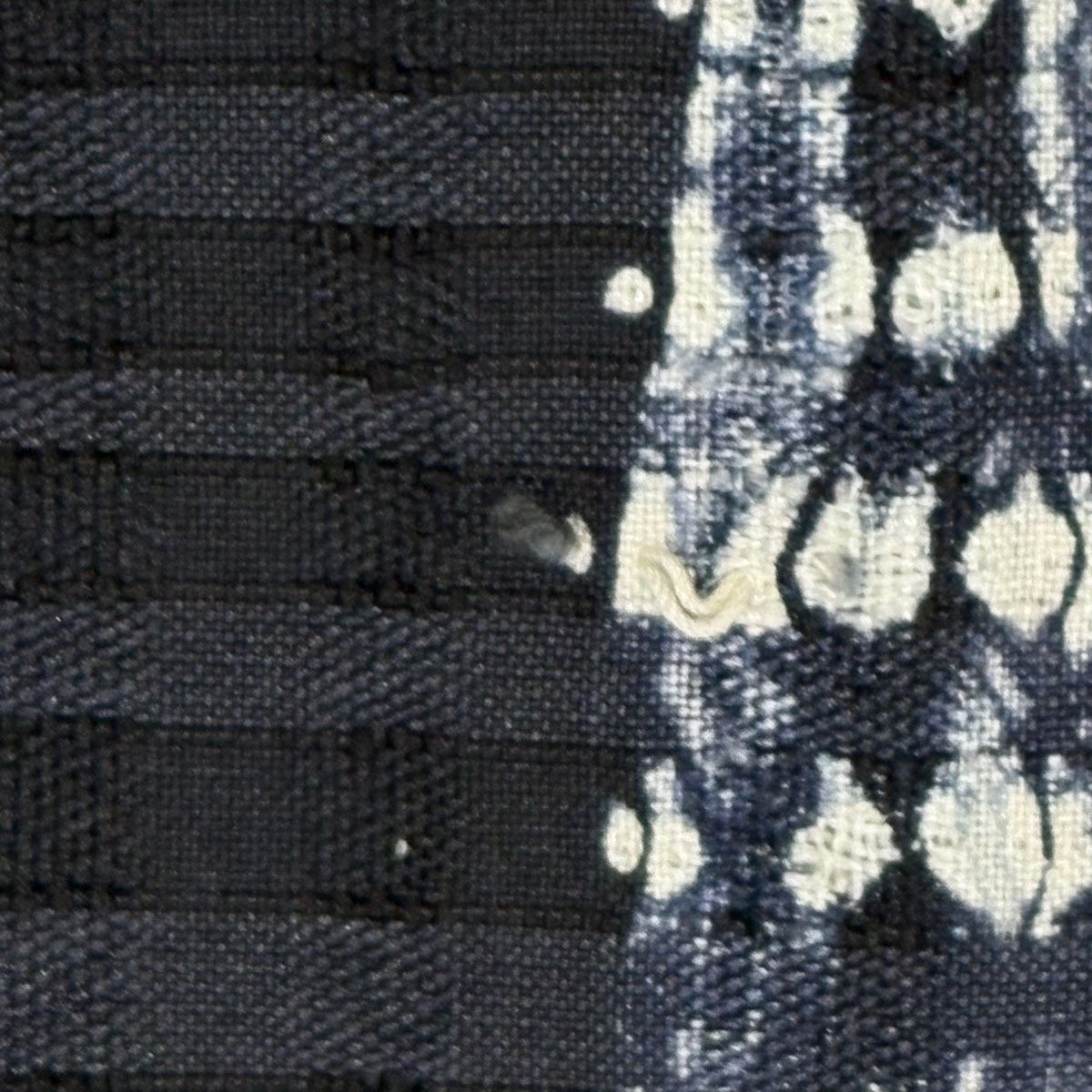 付下げ 身丈163cm 裄丈64cm M 袷 紬地 幾何学模様 格子 絞り 墨色 正絹