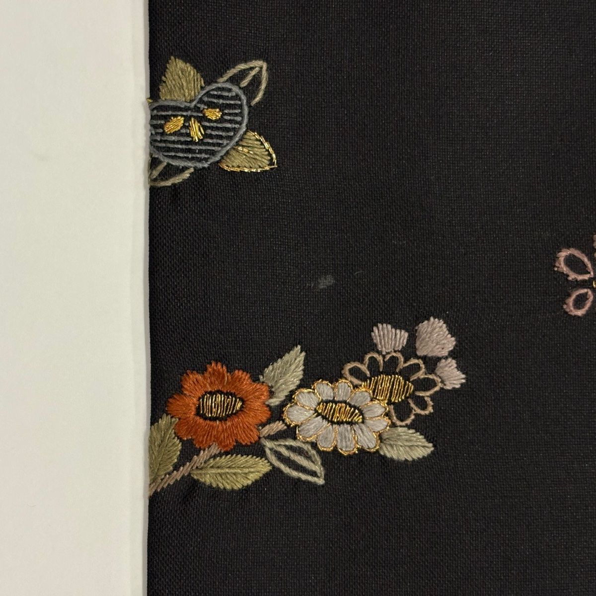 付下げ 身丈154.5cm 裄丈62cm S 袷 松竹梅 宝尽くし 刺繍 金糸 墨色