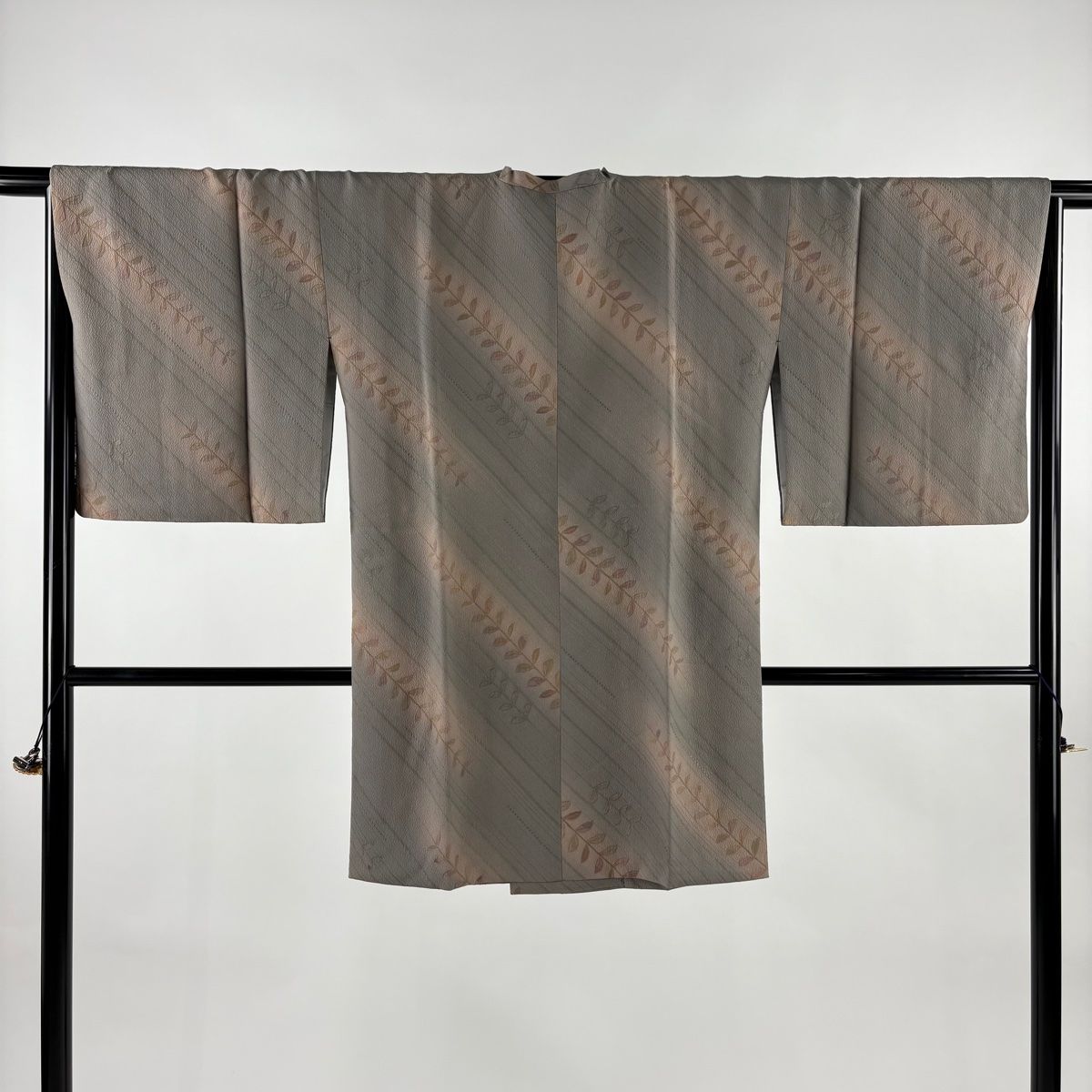 道行 身丈93 5 cm 裄丈67 M 和装コート 角衿 葉柄 斜縞 ぼかし 灰茶 正絹 秀品