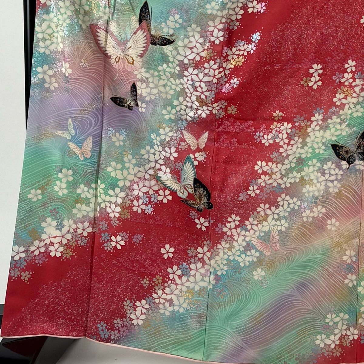 振袖 身丈166.5cm 裄丈65cm M 袷 蝶 桜 金銀彩 染め分け 濃ピンク 正絹