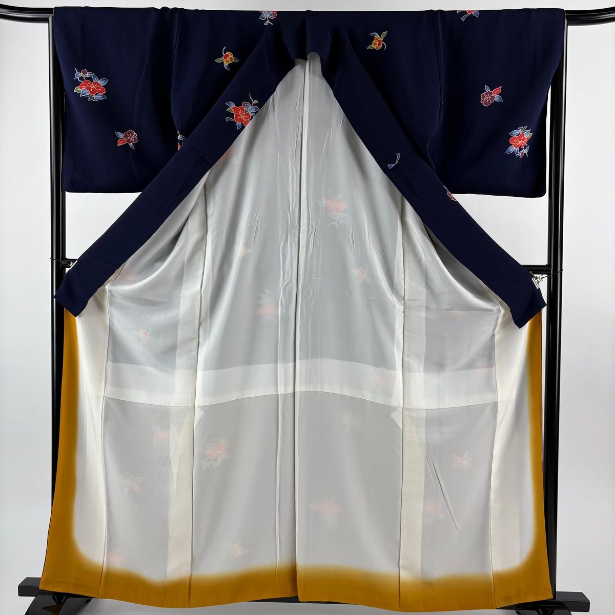 小紋 身丈162cm 裄丈66cm M 袷 椿 桜 縮緬 濃紺 正絹 秀品 【中古