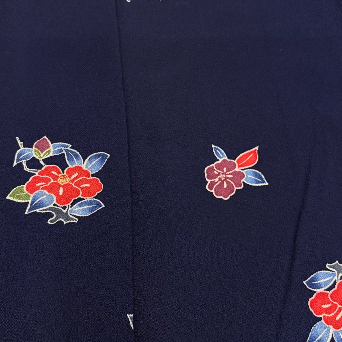 小紋 身丈162cm 裄丈66cm M 袷 椿 桜 縮緬 濃紺 正絹 秀品 【中古
