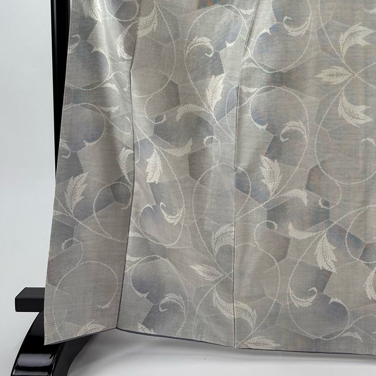 紬 身丈167 cm 裄丈67 5 L 袷 唐草 幾何学模様 灰白 正絹 秀品