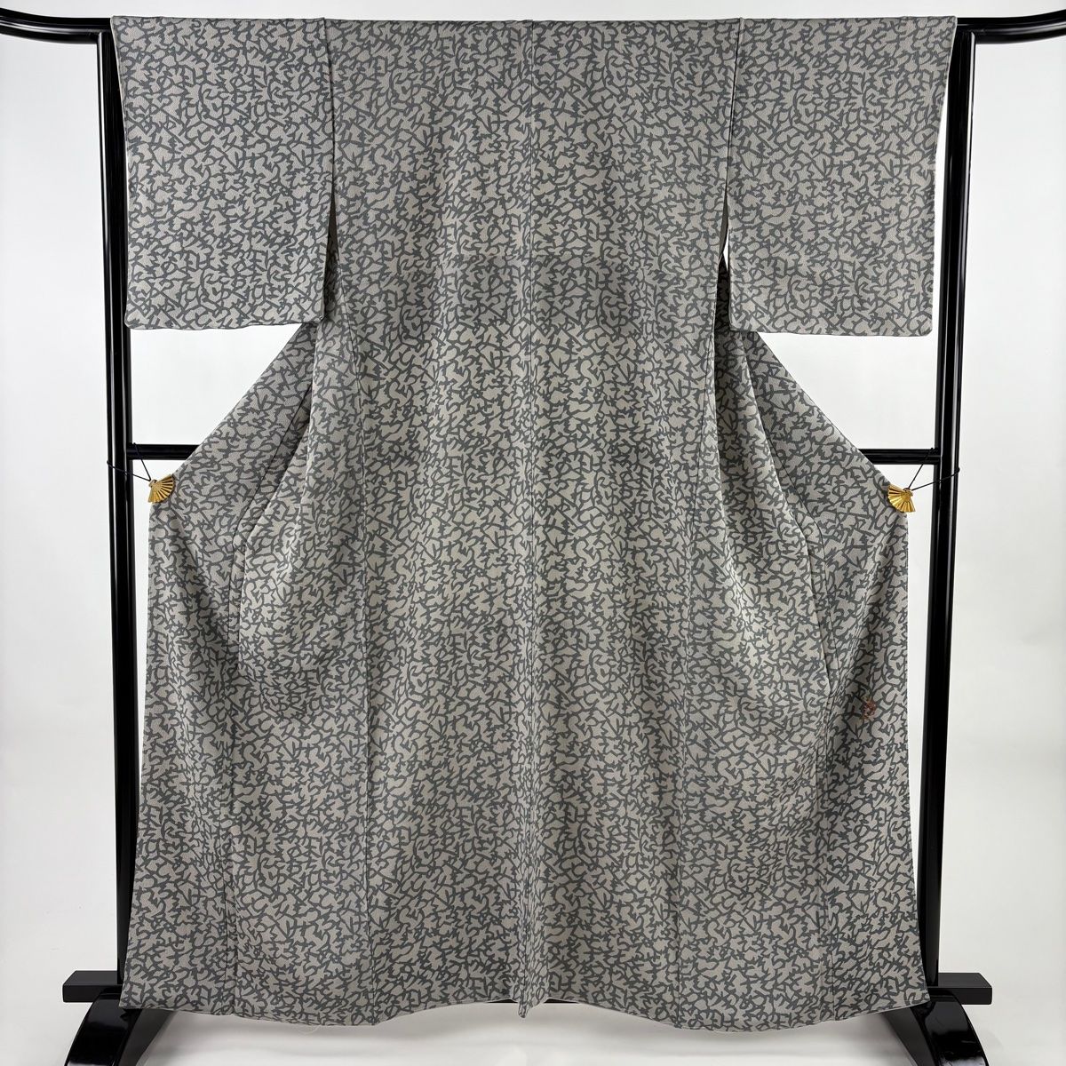 小紋 身丈161 cm 裄丈64 5 M 袷 落款 文字文 縮緬 灰色 正絹 秀品