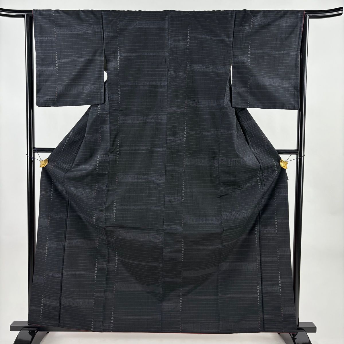 紬 身丈162 cm 裄丈64 M 袷 縞 菱 黒 正絹 秀品
