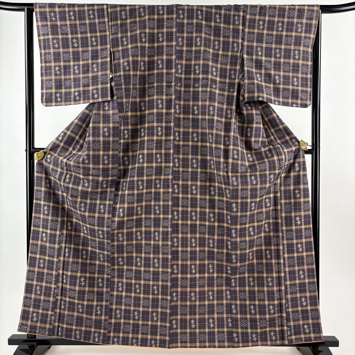 紬 身丈163 cm 裄丈64.5 M 袷 バチ衿 格子 燕 紫 正絹 秀品