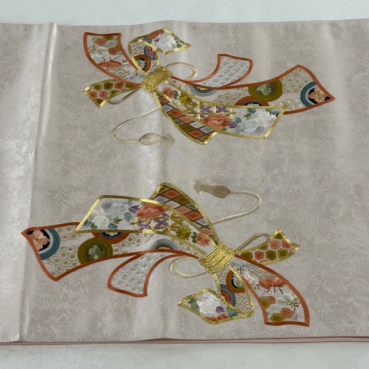 袋帯 名品 束ね熨斗 花鳥 中国刺繍 金糸 薄ピンク お太鼓柄 正絹 