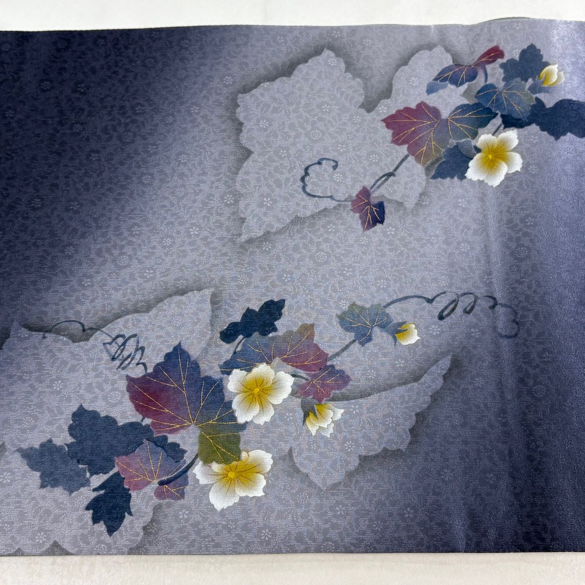 美品】 袋帯 名品 丹下雄介 落款 やまと 草花 シルエット 金彩 灰紫