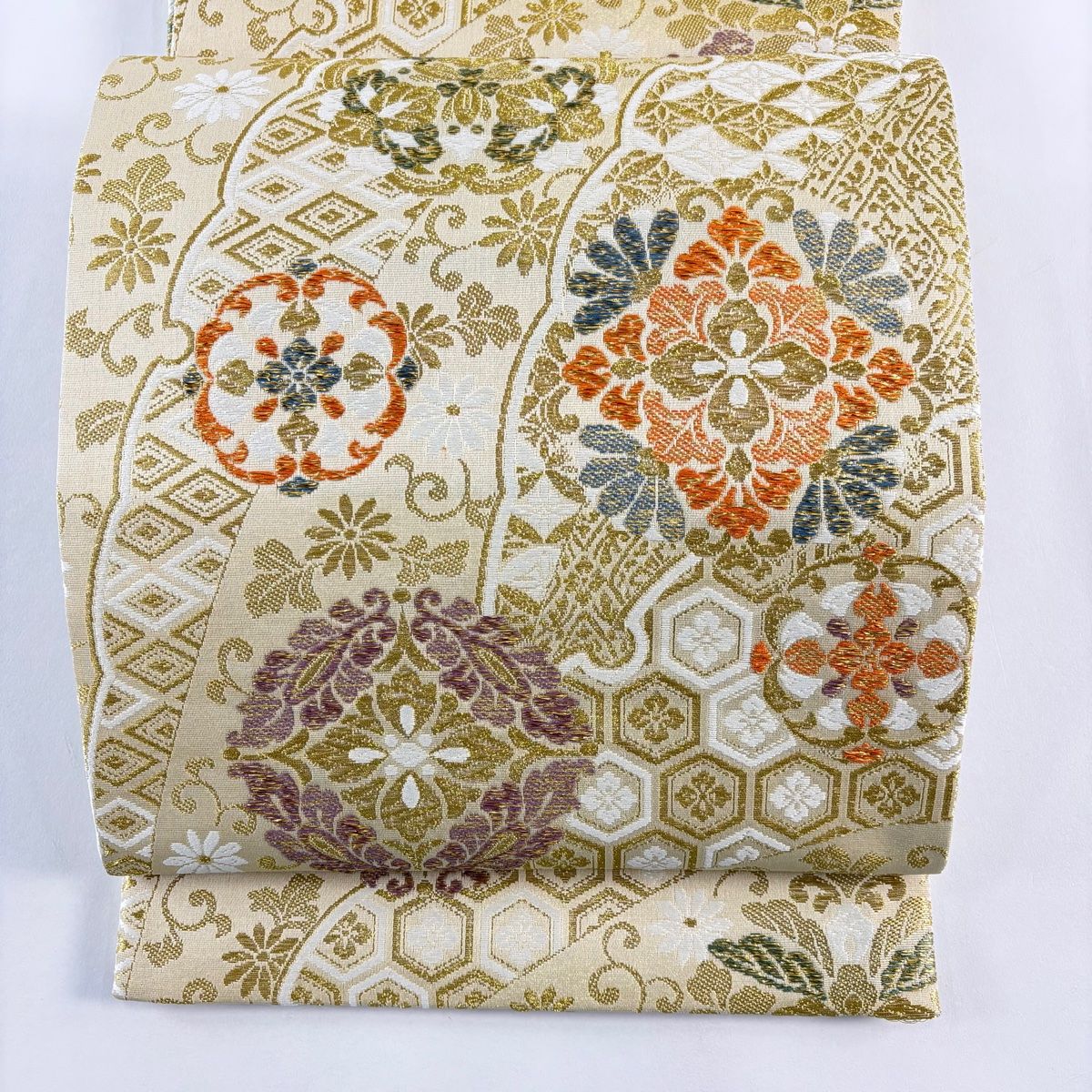 袋帯 美品 逸品 華文 明綴れ 金糸 灰白 お太鼓柄 正絹 美品】 袋帯 名品 手先二通り 華文 有職文様 唐織 金糸 金色 お太鼓柄